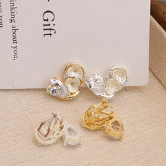 Ladies Creative Design Flower Shape Imitation Pearl Small Mini Clip-on Earring Fashion Glamorous Bulk Street Jewelry Accessories