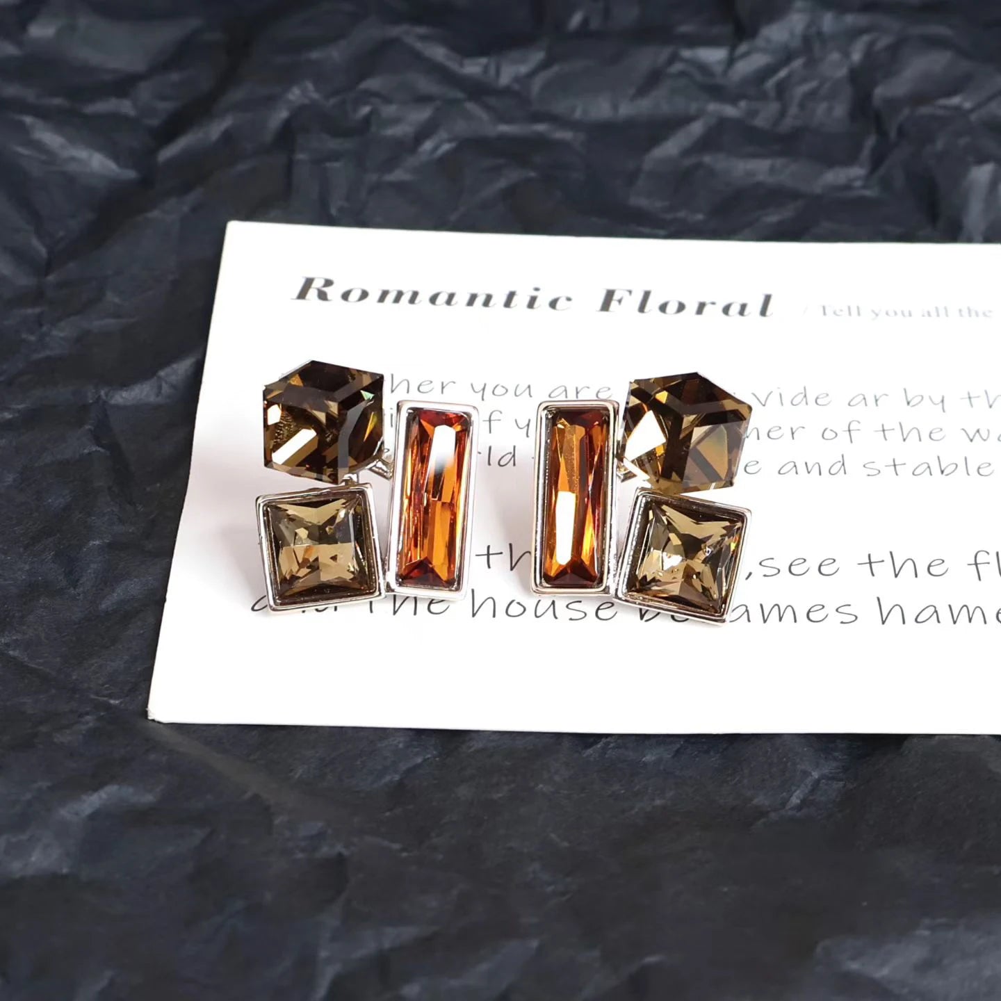 Trendy Stylish Rhinestone Stud Earrings for Girls Luxury Minimalist Jewellry for Women Ladies Accessories Chinese Supplier