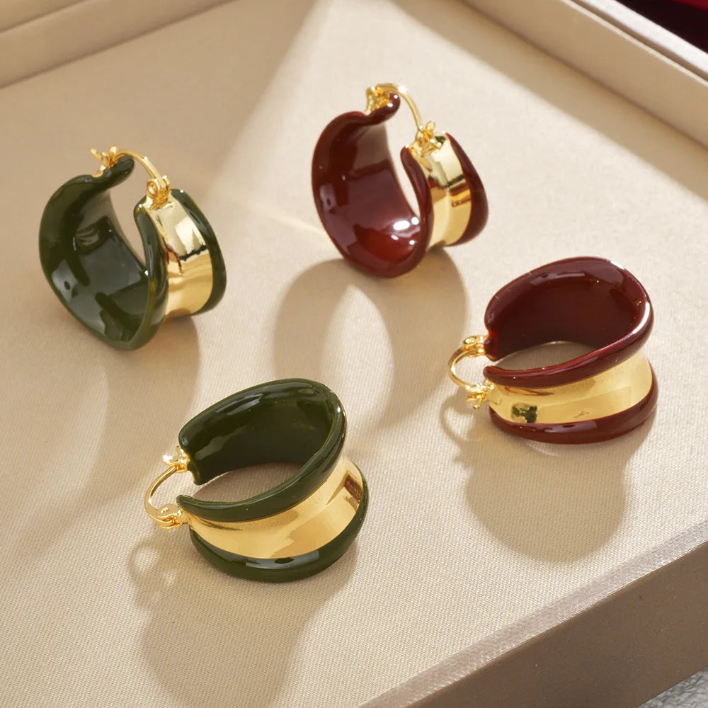 Female Trendy Geometric Earrings Maillard Color Oil Dropping Wide Face Hepburn Style Elegant Retro Chic Fashion Earrings Bulk