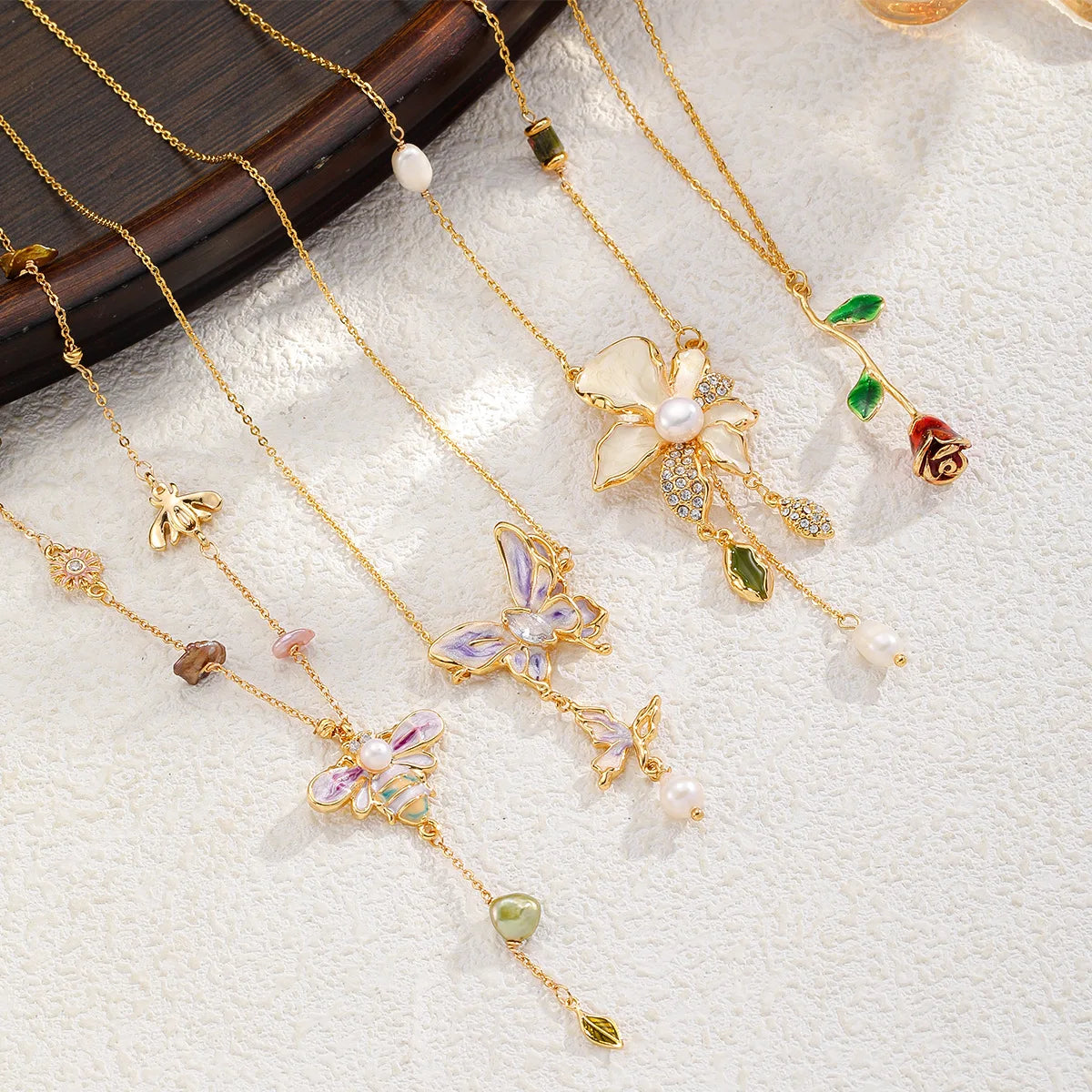 Fashion Butterfly Flower Copper 18K Gold Plated Necklaces for Girls Elegant Trendy Jewelry for Women Ladies Wholesale Bulk