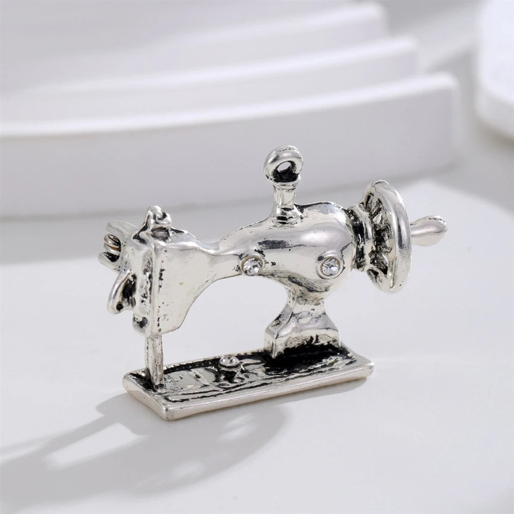 Fashion Sewing Machine Elegant Brooches for Girls Vintage Retro Pins Jewelry for Women Ladies Accessories Chinese Supplier