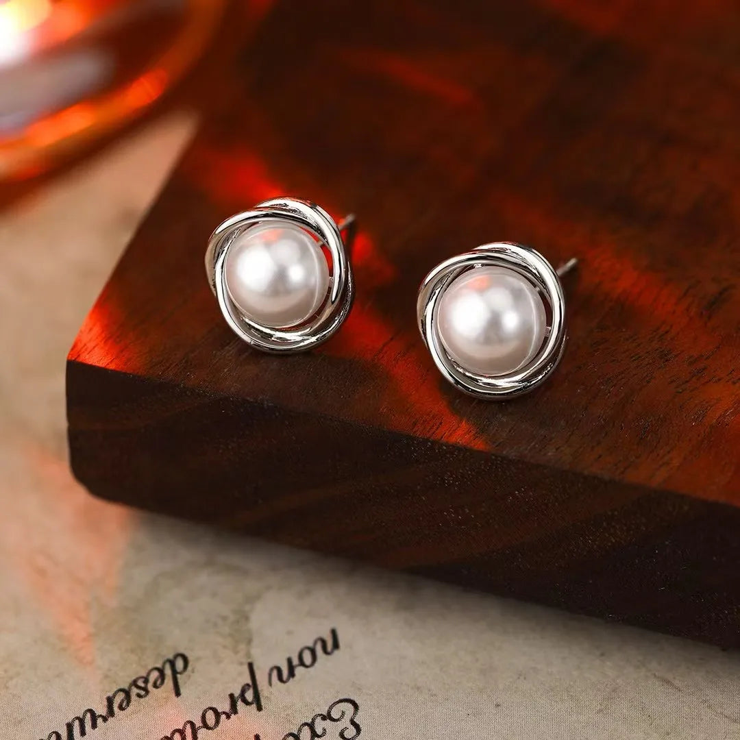 Ladies Flower Imitation Pearl Small Mini Stud Earring Fashion Chic Sparking Lightweight Jewelry Accessories for Women Daily Use