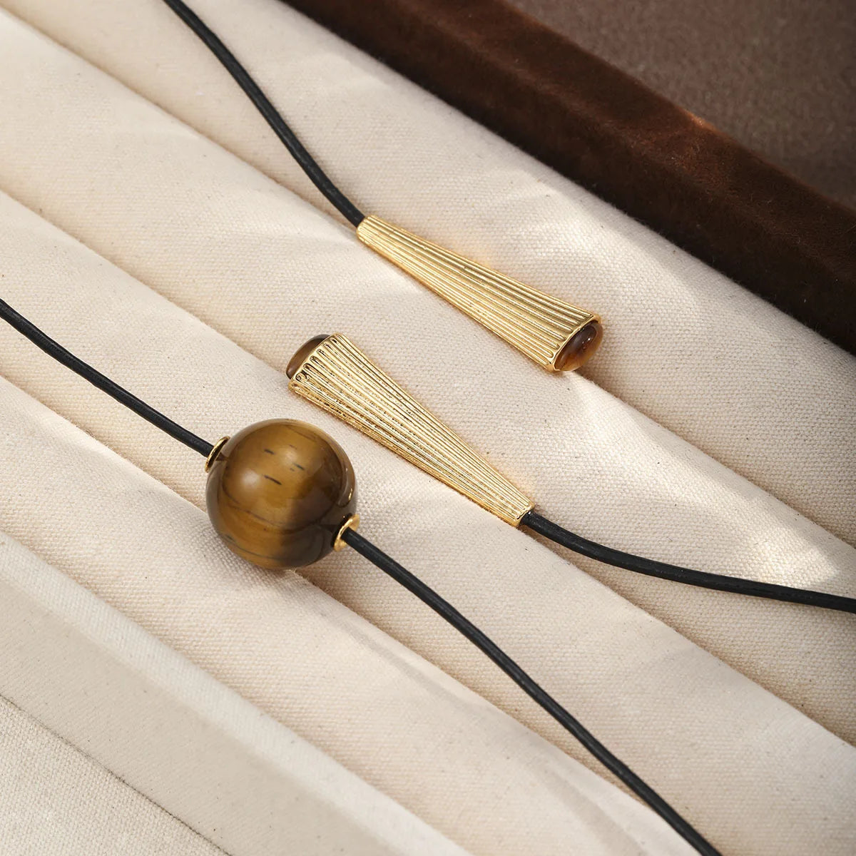 Fashion Marquise Tiger Eye Stone Alloy Necklaces for Women Men Simple Jewelry Wholesale China Manufacturer Low MOQ Trendy