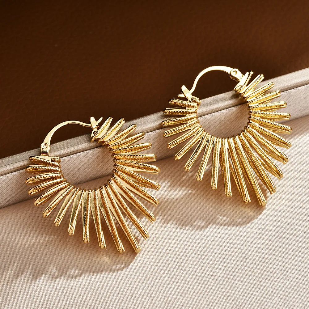 Europe and American Trendy Hoop Earrings High-end Elegant Hollow Line Love Earrings Fashion Chic Earrings Cross-Border Wholesale