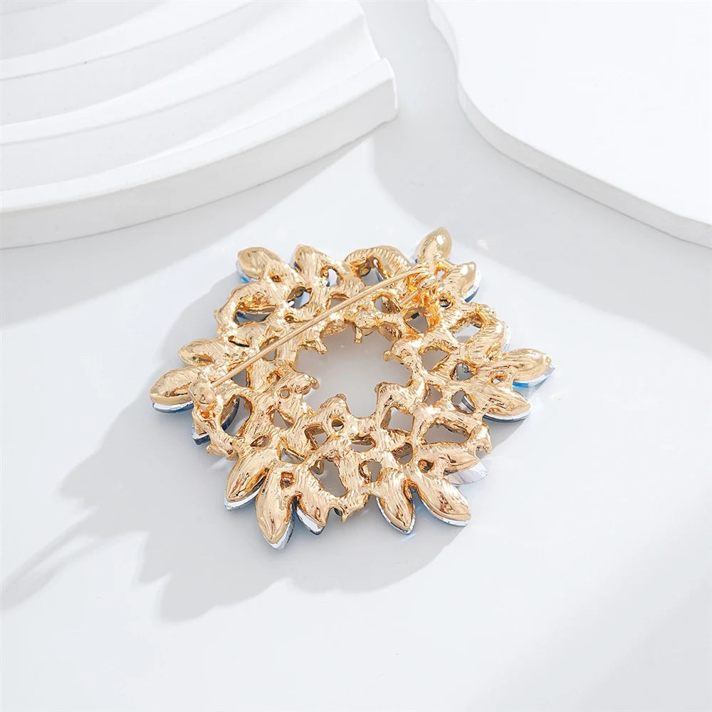 Fashion Snow Flake Glitter Sparkle Brooches for Girls Rhinestone Elegant Stylish Pins Jewelry for Women Ladies Accessories