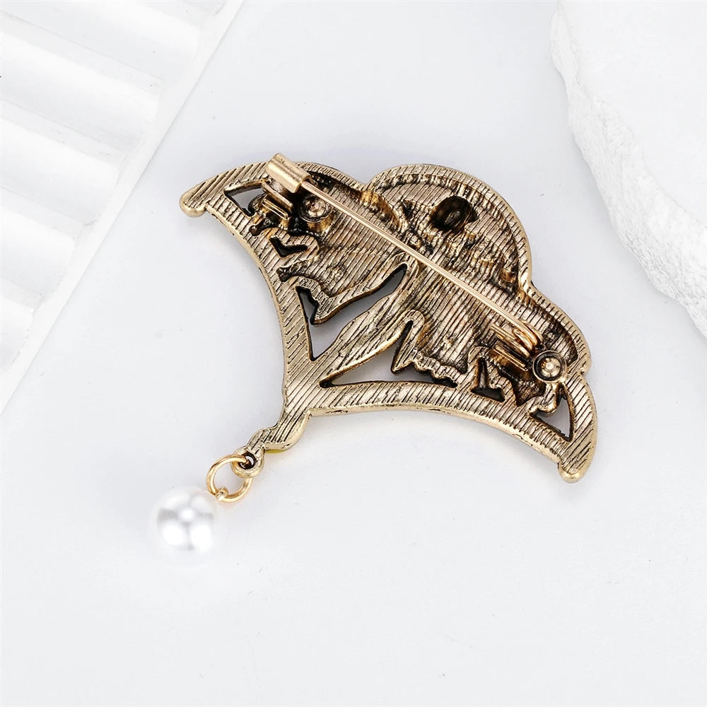Fashion Luxury Butterfly Imitation Pearl Trendy Brooches for Girls Elegant Graceful Vintage Glitter Jewelry for Women Ladies