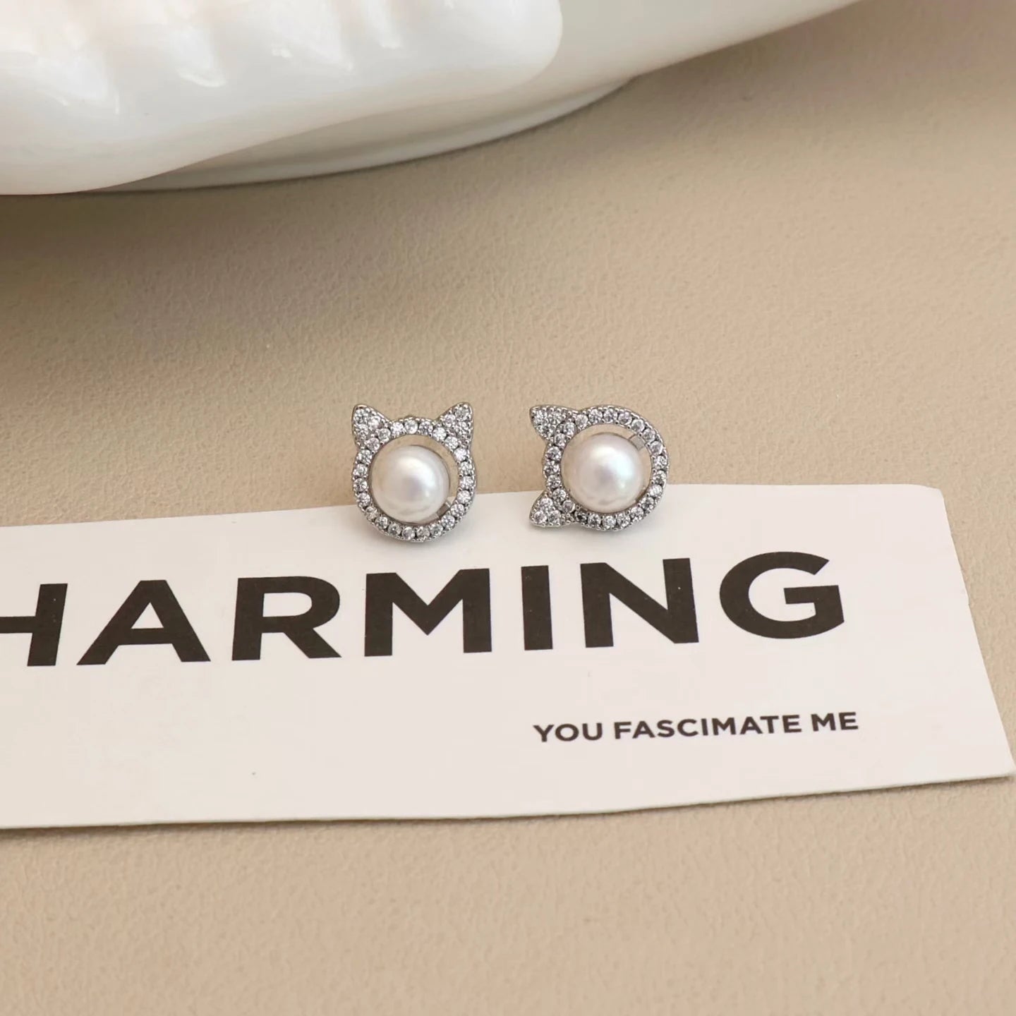 Sweet Cute Simple Imitation Pearl Glitter Stud Earrings for Girls Kawaii Elegant Jewellry for Women Ladies Accessories Wholesale