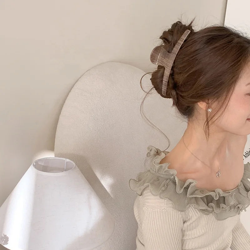 Fashion Vintage Classic Hair Claw Clips for Girls Simple Minimalistic Stripe Claws for Women Ladies Hair Accessories in Stock