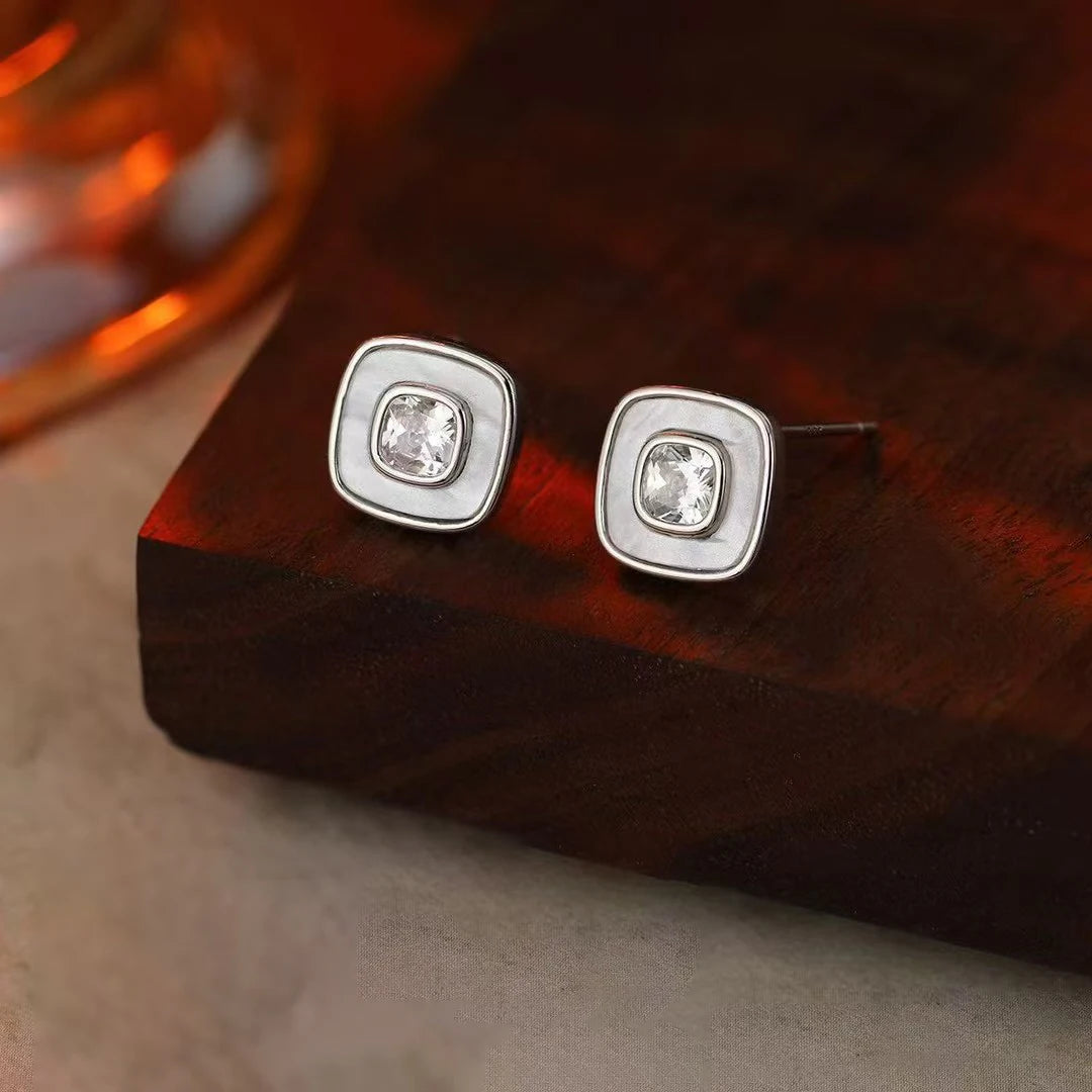 Fashion Trendy Flower Glitter Stud Earrings for Girls Sweet Elegant Luxury Adorable Jewellry for Women Ladies Accessories Chic