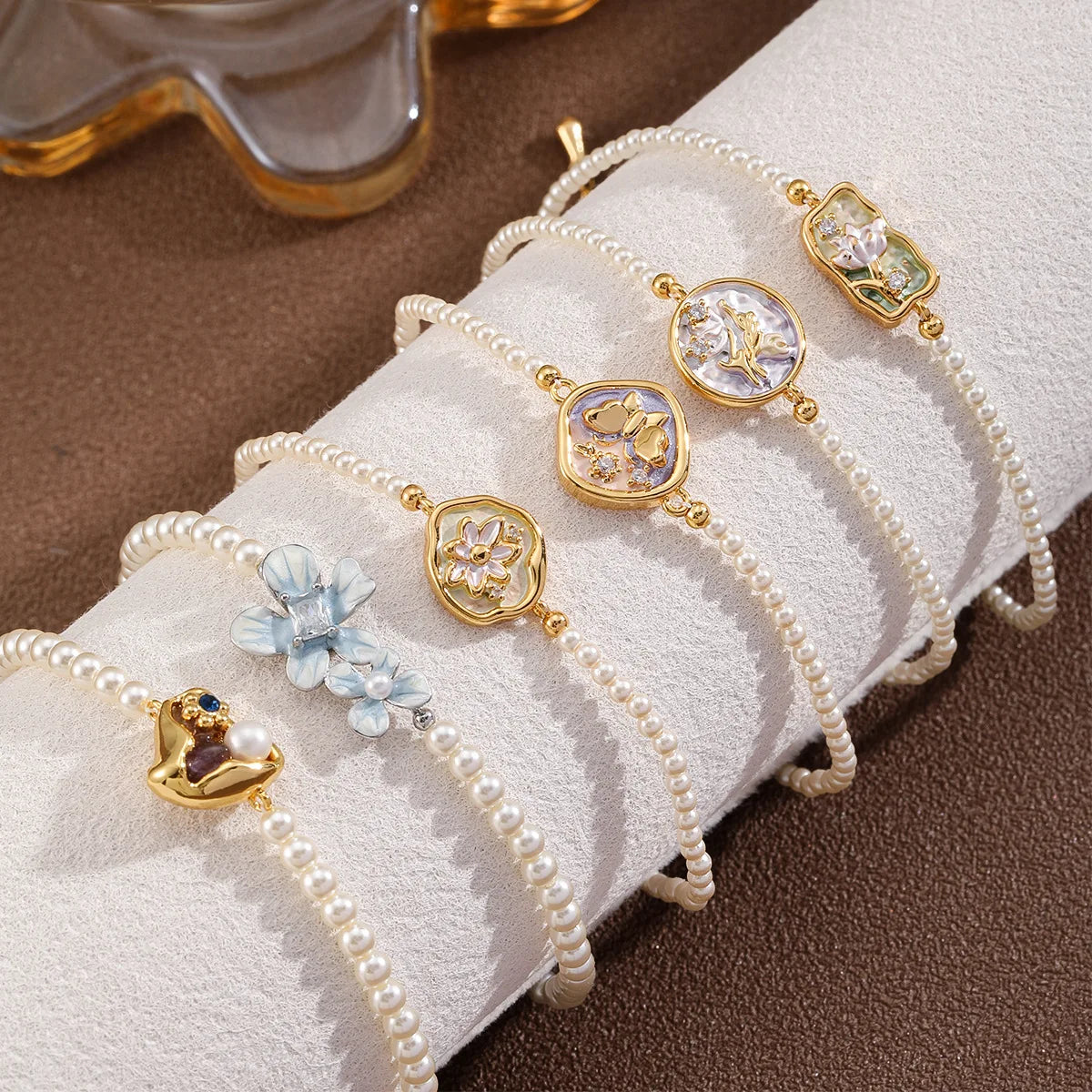 Fashion Pearl Hand-Painted Drip Glaze Elegant Bracelets for Girls Sweet White Zircon Jewelry for Women Ladies Wholesale Bulk
