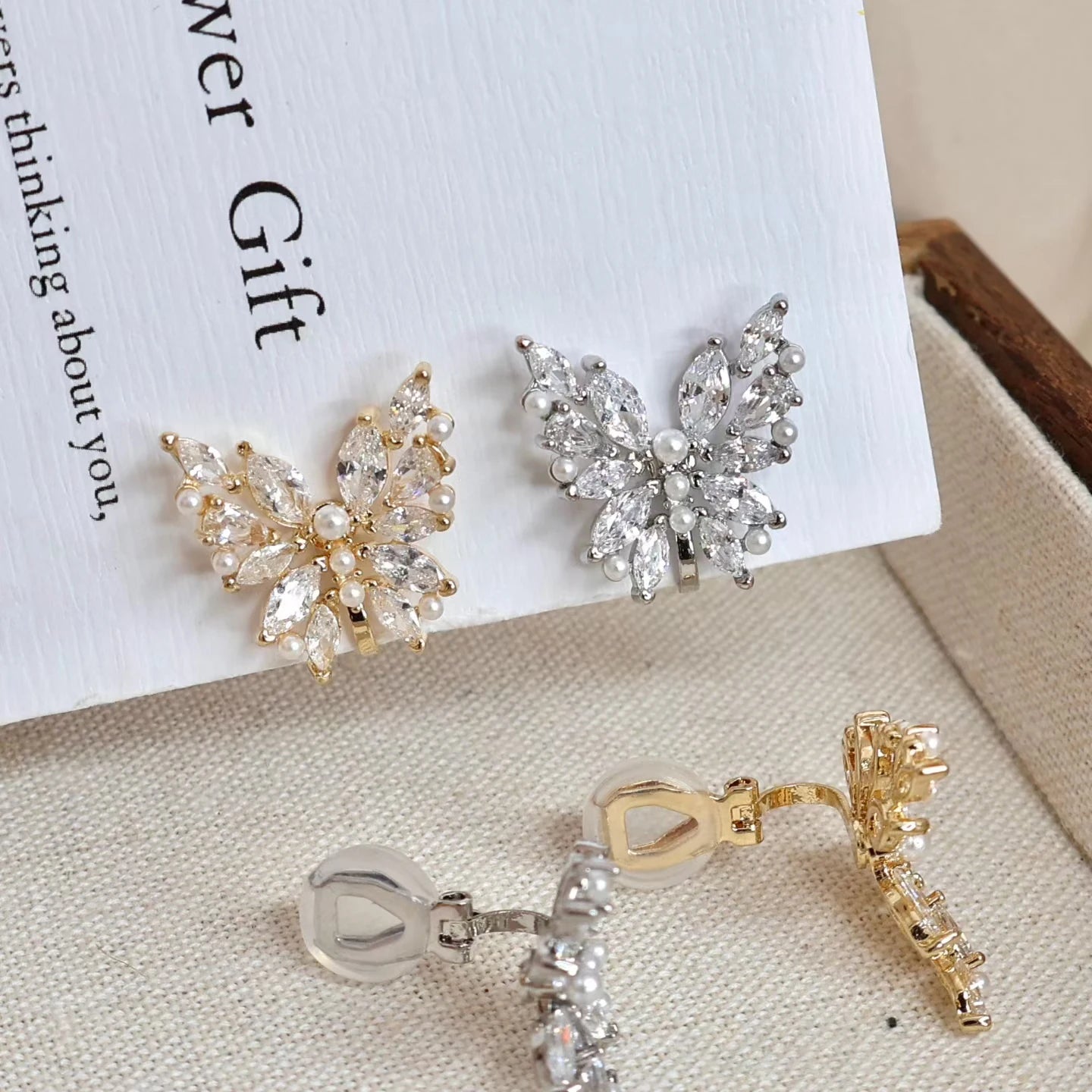 Fashion Luxury Butterfly Glitter Glamorous Fine Clip on Earrings for Girls Elegant Sparkle Jewelry for Women Ladies Accessories