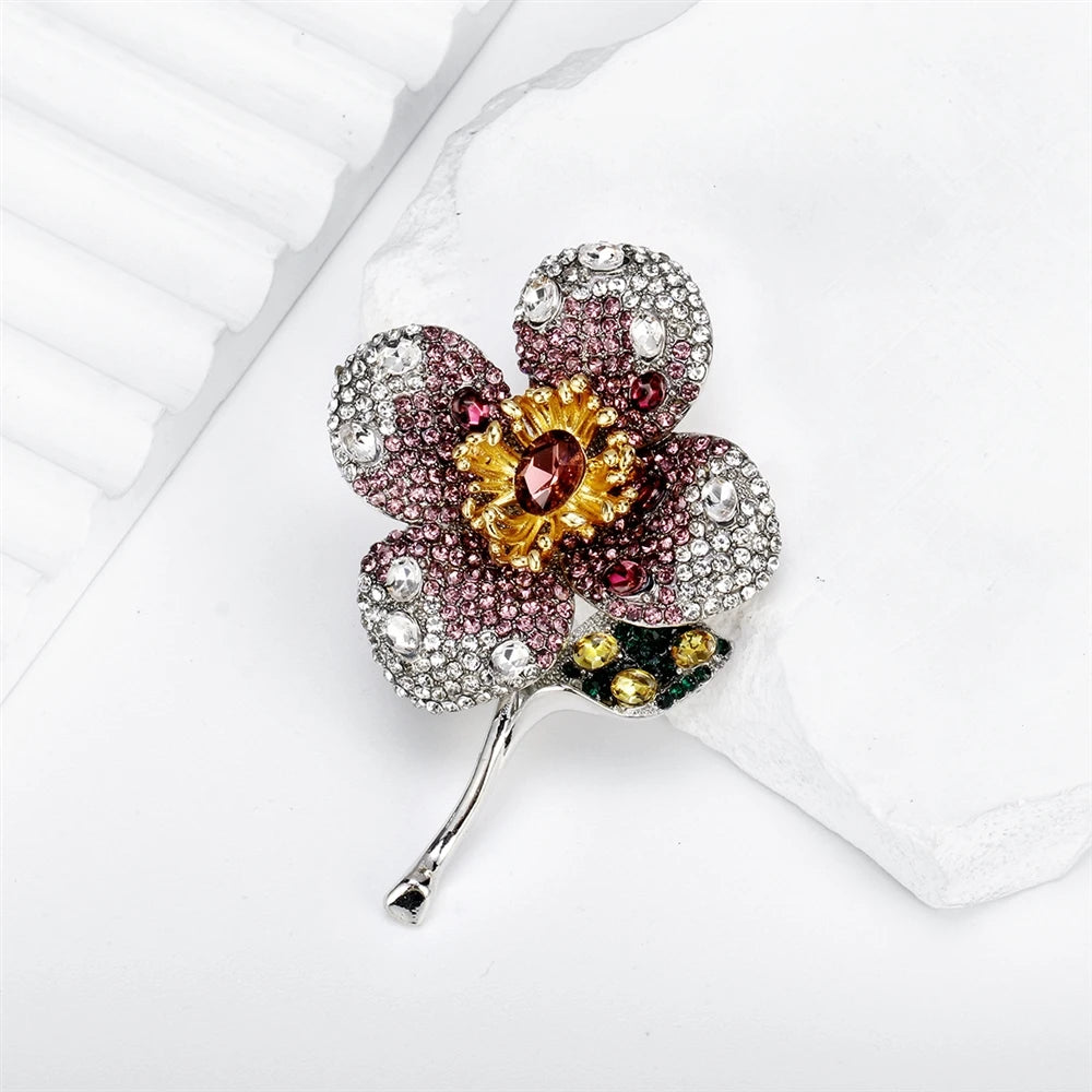 Fashion New Style Glitter Sparking Flowers Brooches for Girls Sweet Elegant Floral Pins Jewelry for Women Ladies Accessories