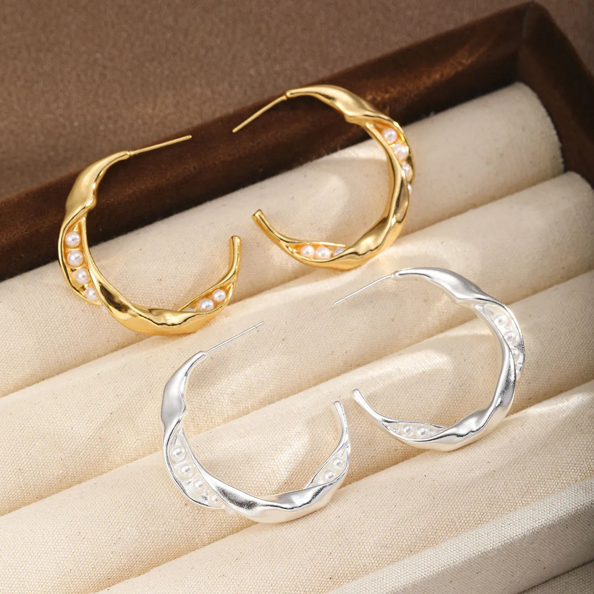 Fashion Copper 18K Gold Plated S925 Silver Imitation Pearl Hoop Earrings for Girls Trendy Jewelry for Women Ladies Wholesale