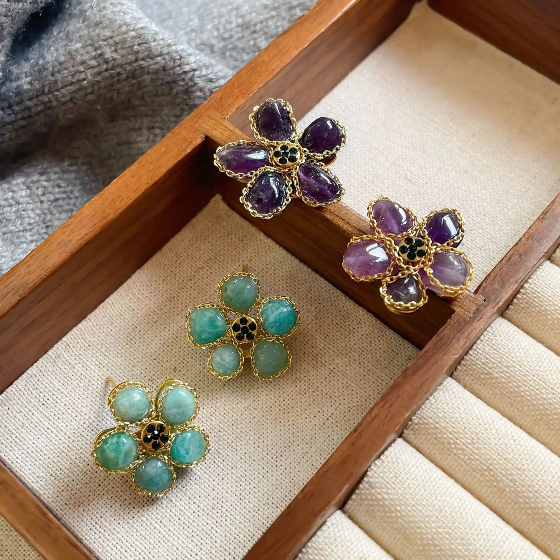 Women Vintage Elegant Flower Green Alloy Stud Earring Factory Price Bulk in Stock Jewelry for Female Daily Party Travelling Use
