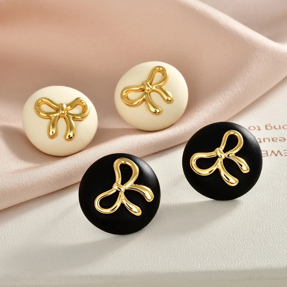 French Hepburn-style Round Stud Earrings Bowknot Black Retro Earrings Sweet Fashionable Elegant and High-end Ear Accessories