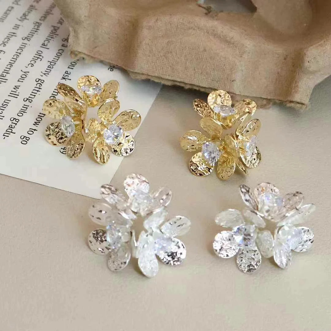 Ladies Heart Flower Shape Small Mini Stud Earring Fashion Trendy Graceful Elegant Bulk Order Jewelry Accessories for Women Daily