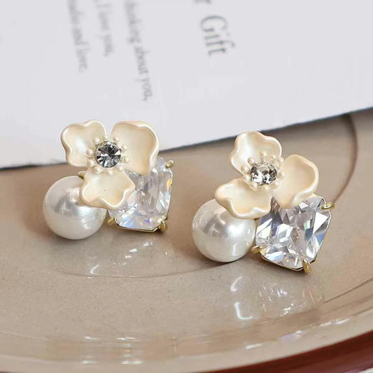 Girls Imitation Pearl Flower Shape Small Stud Earring Fashion Graceful Elegant High Quality Wholesale Daily Jewelry Accessories