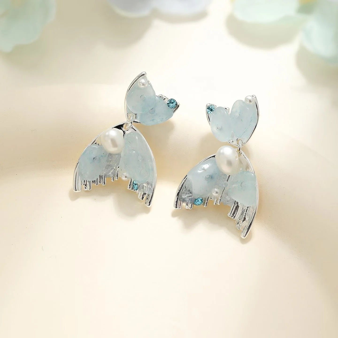 New Design Stud Earrings with Exquisite Sparkling Zirconia Pearl Fishtail Pendant Fashion Luxury Jewelry for Women Customize