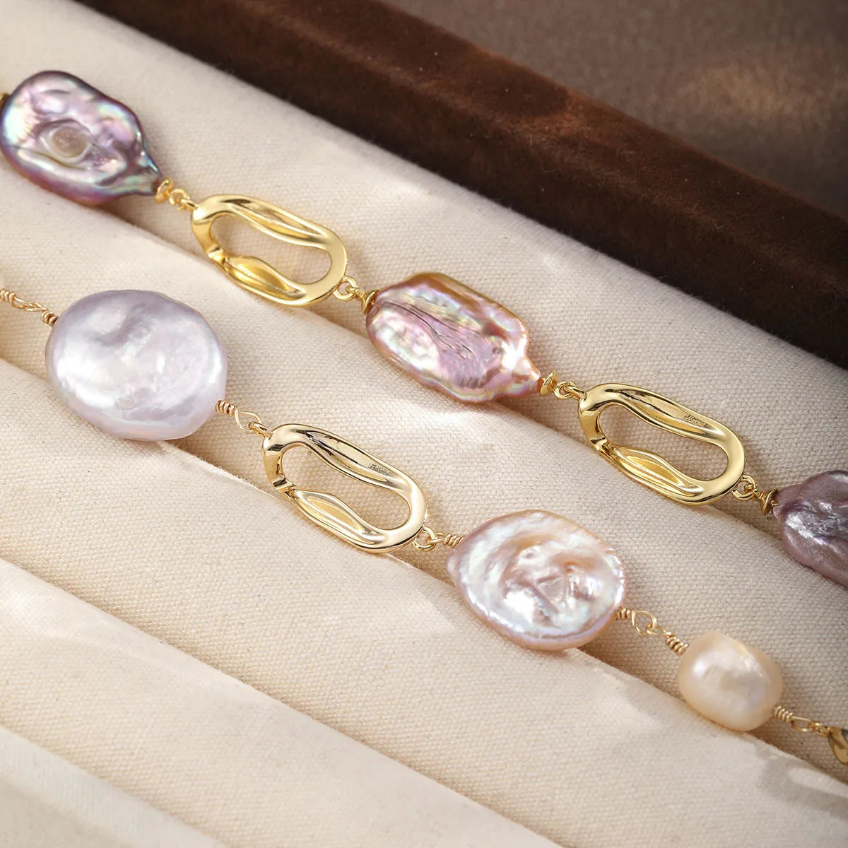 Fashion Freshwater Pearl Baroque Jewelry Sets for Girls Sweet Necklaces Bracelets for Women Ladies Wholesale China Factory