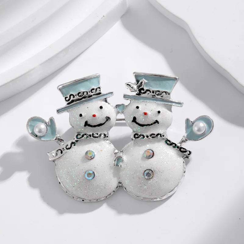 Fashion Christmas Snowman Sweet Trendy Brooches for Girls Stylish Glamorous Cartoon Pins Jewelry for Women Ladies Accessories