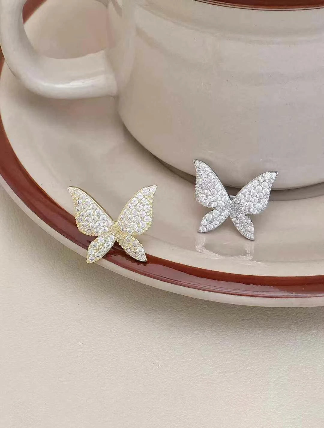 Ladies Silver Butterfly Small Rhinestone Stud Earring Sparking Fashion Chic Simple Elegant Bulk Jewelry Accessories for Causal