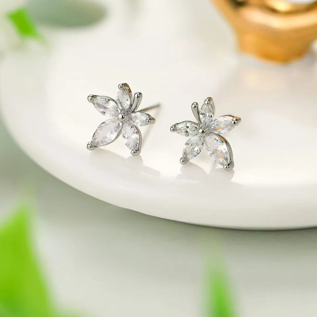 Ladies Star Shape New Design Hot Sale Mini Stud Earring Fashion Glitter Sparking Wholesale
