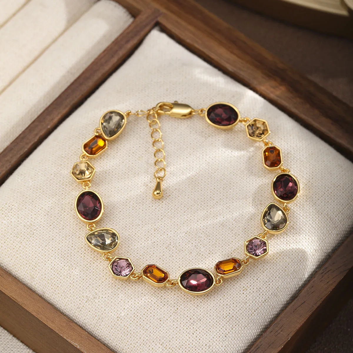 Fashion Copper 18K Gold Plated Bracelets for Girls Sweet Luxury Dainty Jewelry for Women Ladies Wholesale China Manufacturer