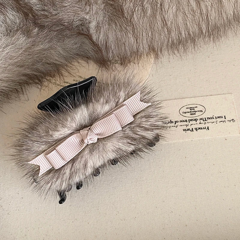 Fashion Fluffy Bowknot Elegant Luxury Hair Claw Clips for Girls Sweet Trendy Cute Hair Accessories for Women Ladies in Stock
