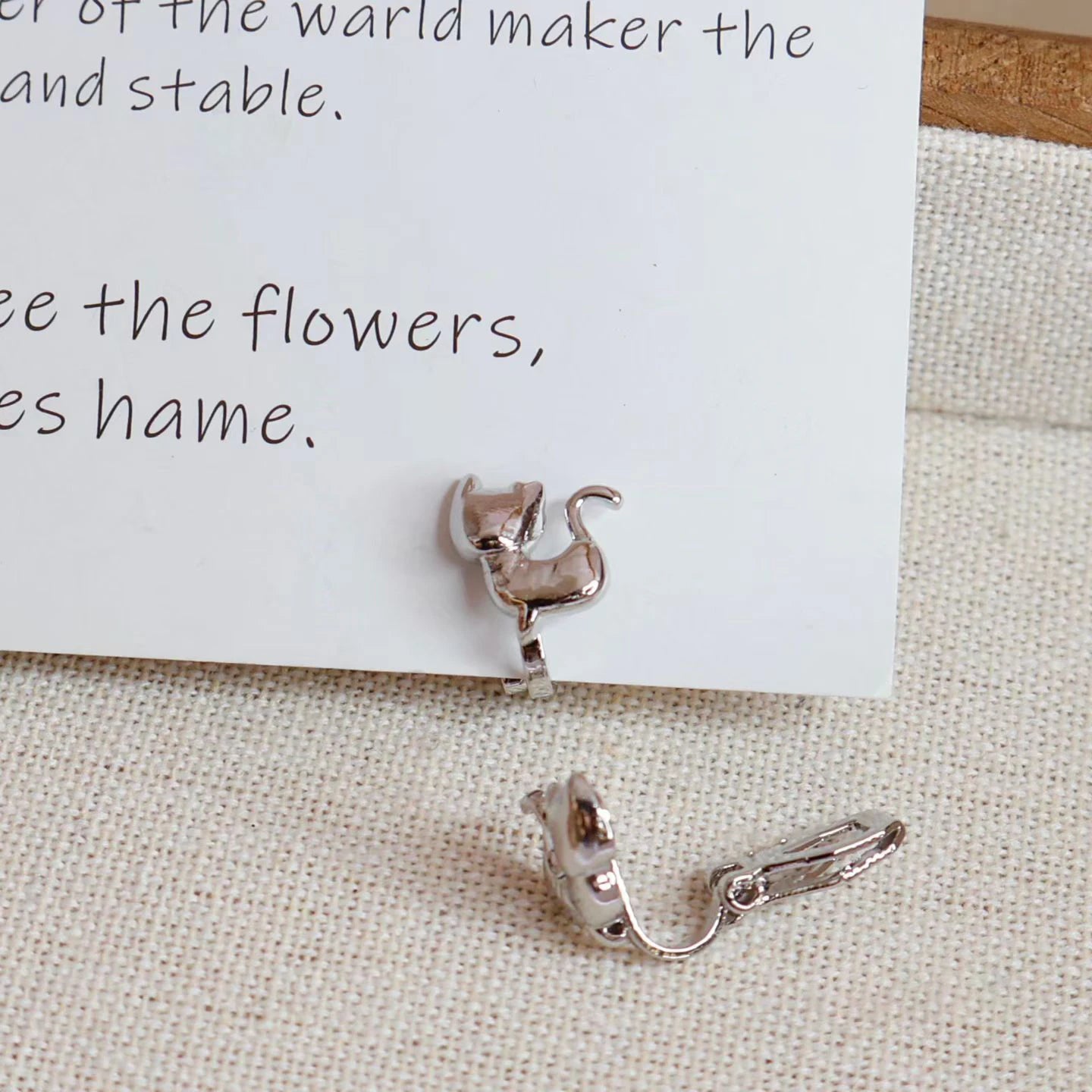 Ladies Cat Shape Imitation Pearl Decorative Mini Clip-on Earring Fashion Elegant Cute Charms Bulk Jewelry Accessories for Daily