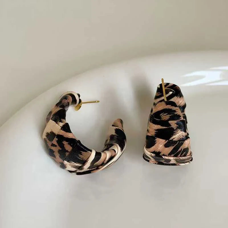 Women Leopard Print Decorative Small Hoop Earring Fashion Elegant Glamorous Trendy Wholesale Jewelry Accessories for Daily Use