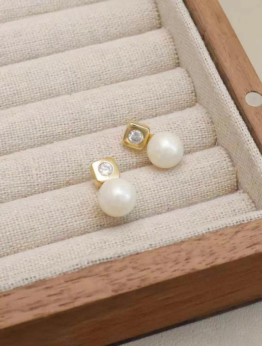 Sweet Simple Imitation Pearl Butterfly Drop Earrings for Girls Trendy Stylish Minimalistic Jewelry for Women Ladies Accessories