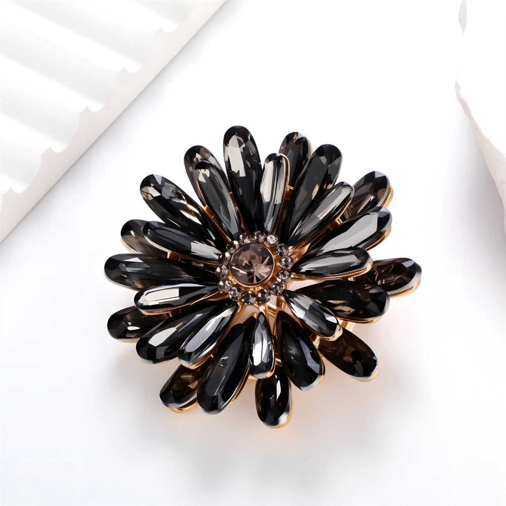 Fashion Flowers Sweet Glitter Rhinestone Sparking Brooches for Girls Elegant Pins Jewelry for Women Ladies Accessories Wholesale