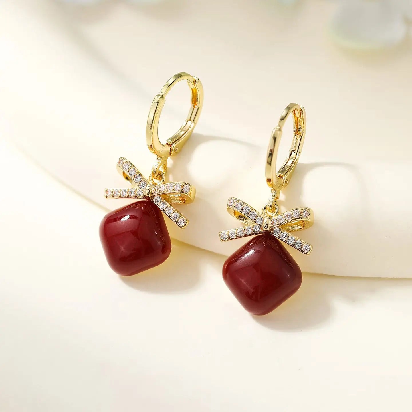 Fashion Simple Bowknot Cherry Red Glitter Drop Earrings for Girls Elegant Dainty Glamorous Jewelry for Women Ladies Accessories