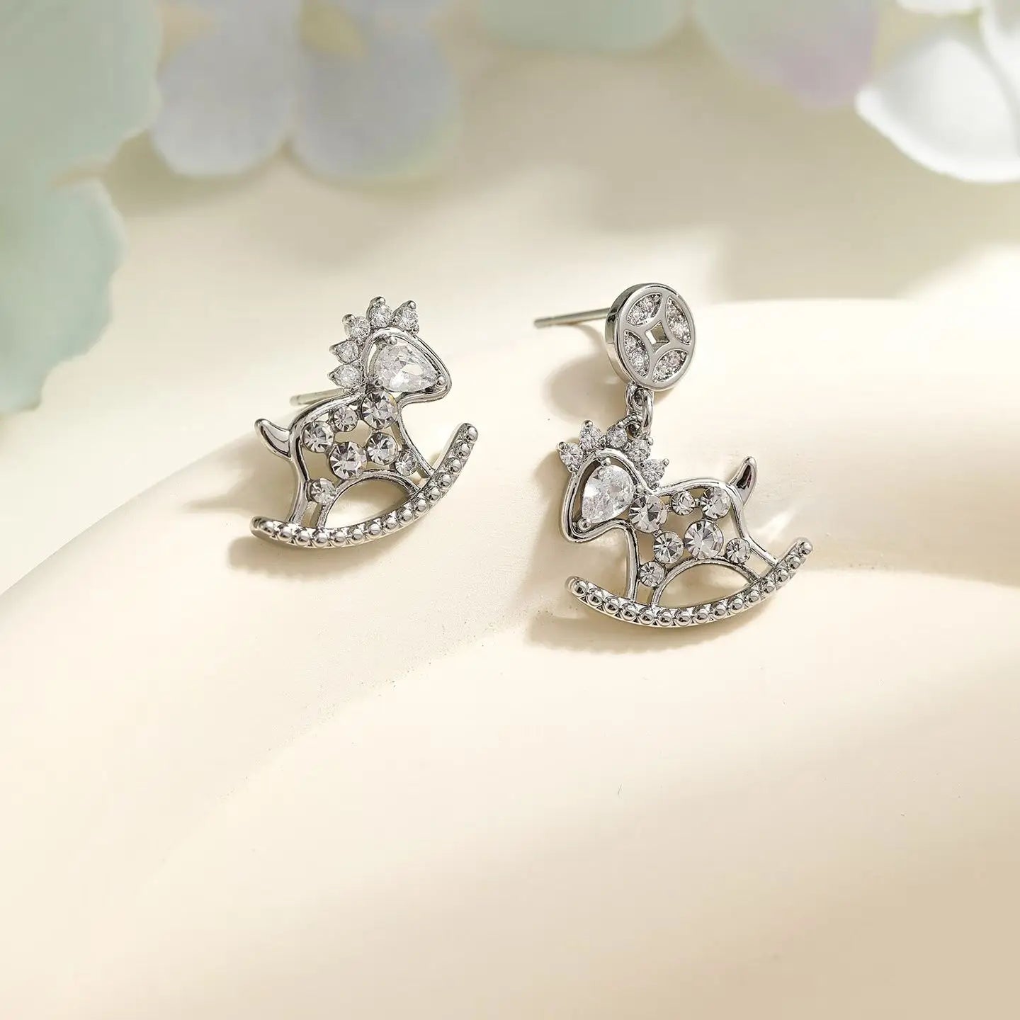 Female Horse Shape Gold Silver Color Mini Stud Earring Fashion Lovely Cute Simple Lightweight Bulk Order Daily Jewelry Accessory
