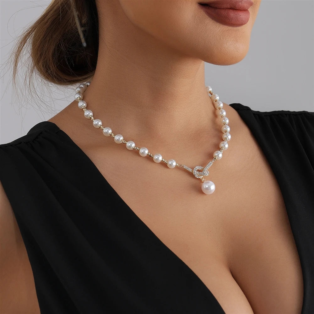 Fashion Elegant Imitation Pearl Sweet Necklaces for Girls Trendy Glamorous Jewelry for Women Ladies Accessories Chinese Supplier