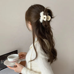 Female Solid Color Fluffy Small Hair Claws Fashion Elegant Vintage Warm Customized Wholesale in Stock Hair Clips Accessories
