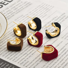 Women 's Retro Square Pattern Earrings Velvet Elegant High-end Earrings Light Luxury Niche Design Ear Accessories Autumn Winter