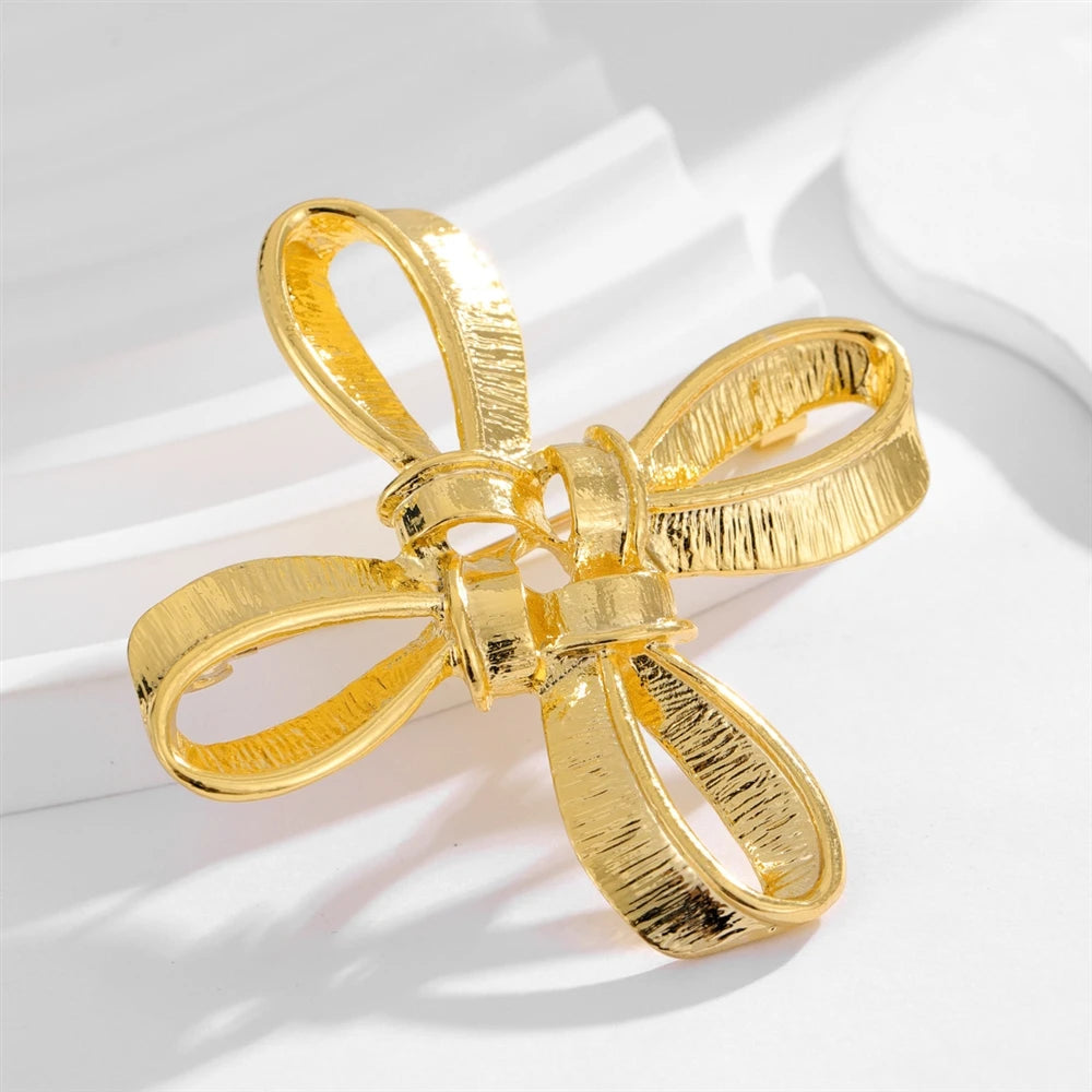 Fashion Simple Chinese Knot Trendy Brooches for Girls Stylish Minimalistic Mental Jewelry for Women Ladies Accessories Wholesale