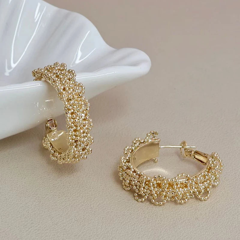 Fashion Luxury Elegant Hoop Earrings for Girls Trendy Fine Charms Jewelry for Women Ladies Accessories Chinese Supplier Chic