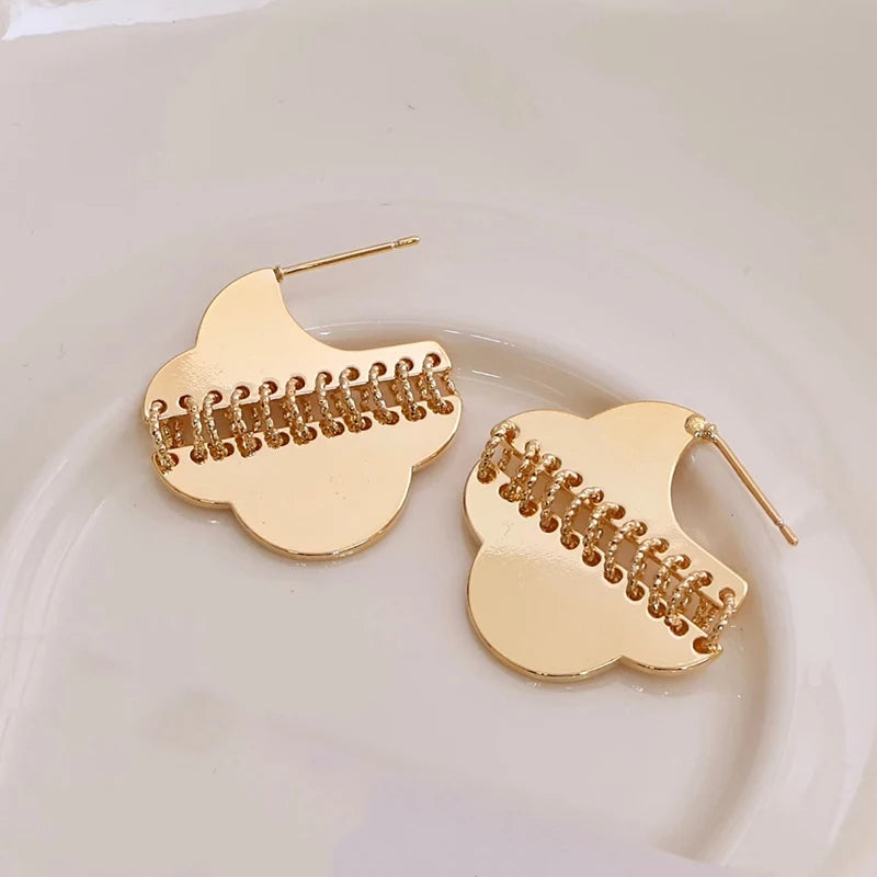 Fashion Simple Atr Deco Minimalistic Drop Earrings for Girls Sweet Elegant Glamorous Jewelry for Women Ladies Accessories