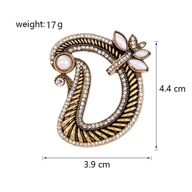 Fashion Sweet Letter Trendy Brooches for Girls Stylish Glamorous Charms Glitter Flower Pins Jewelry for Women Ladies Accessories
