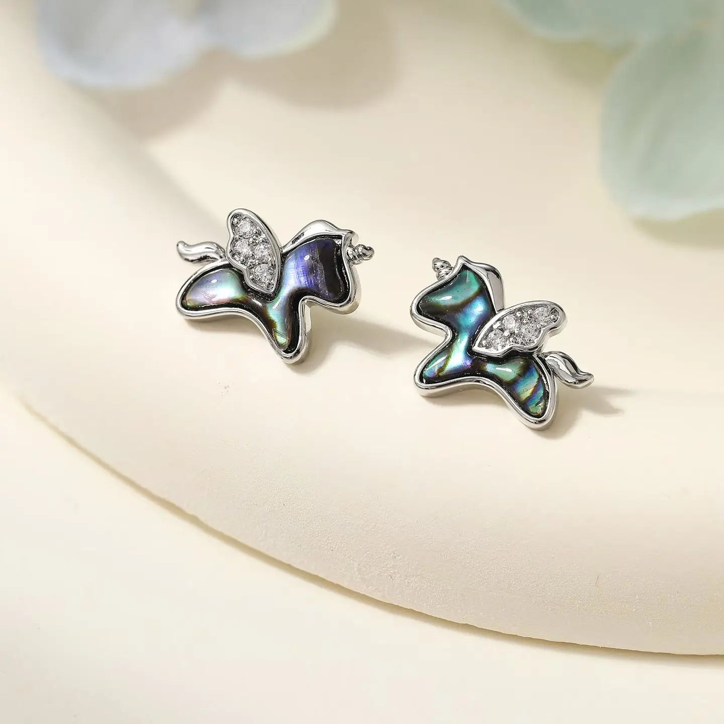 Fashion Trendy Animals Horse Sweet Stud Earrings for Girls Elegant New Year Glamorous Jewelry for Women Ladies Accessories