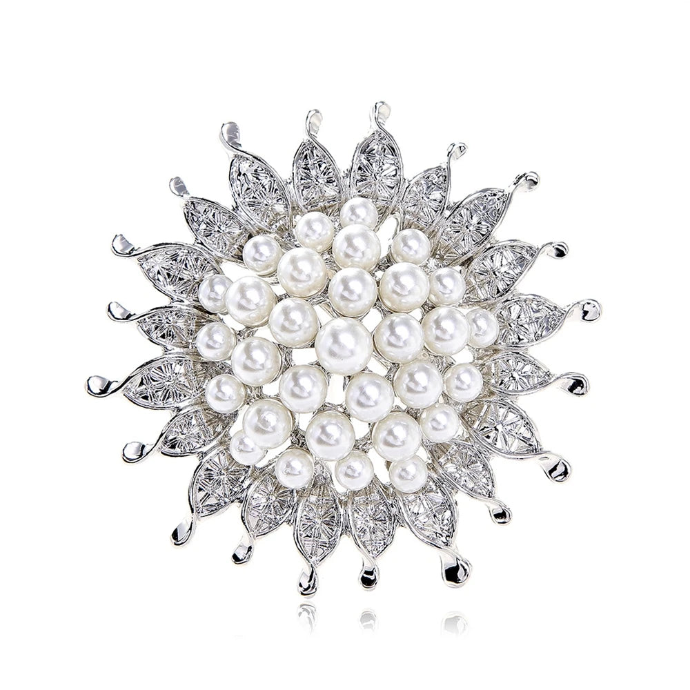 Fashion Elegant Glitter Sparking Rhinestone Brooches for Girls Lustros Imitation Pearl Pins Jewelry for Women Ladies Accessories