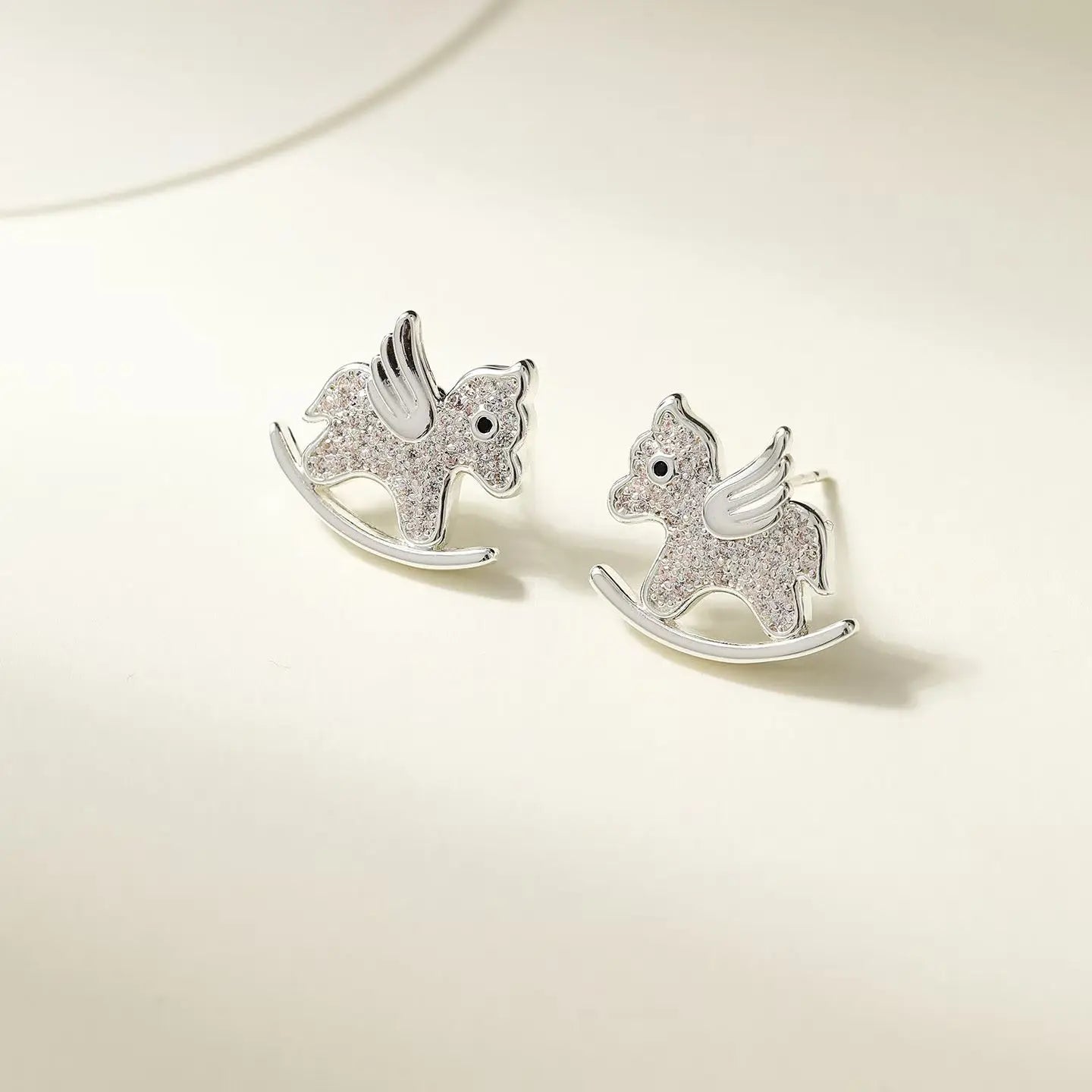 Female Horse Shape Gold Silver Color Mini Stud Earring Fashion Lovely Cute Simple Lightweight Bulk Order Daily Jewelry Accessory