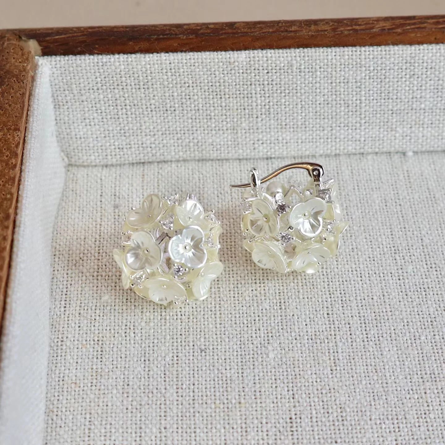 Female Heart Circle Flower Decorative Small Hoop Drop Earring Fashion Sequined Charms Luxurious Wholesale Jewelry Accessories