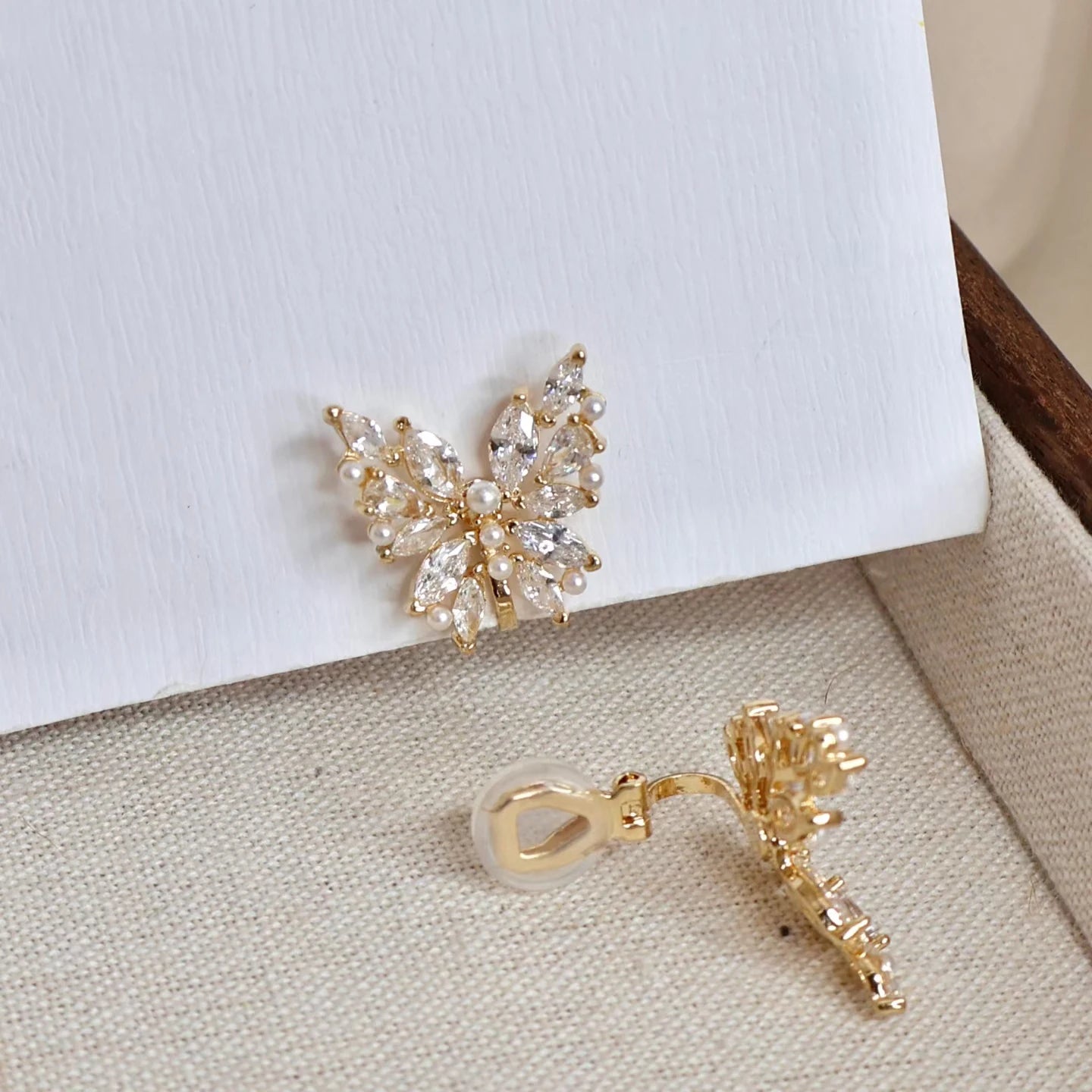 Fashion Glitter Butterfly Animals Swan Clip on Earrings for Girls Elegant Refined Jewelry for Women Ladies Accessories Wholesale