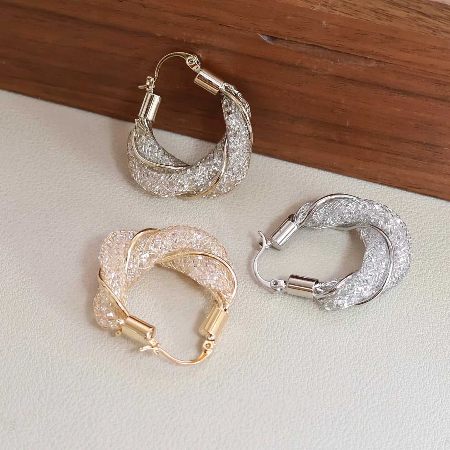 Fashion Simple Elegant Classic Large Hoop Earrings for Girls Minimalistic Glamoros Jewelry for Women Lady Accessories Wholesale