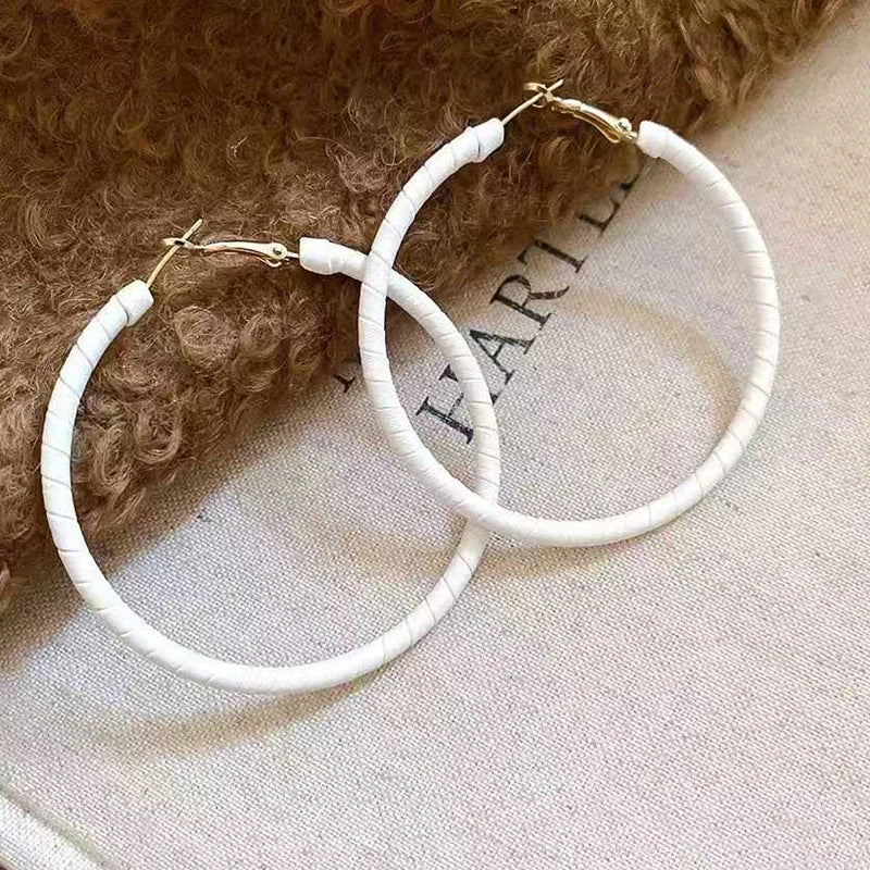 Fashion Simple Classic Minimalistic Hoop Earrings for Girls Trendy Stylish Art Deco Jewelry for Women Ladies Accessories Chic