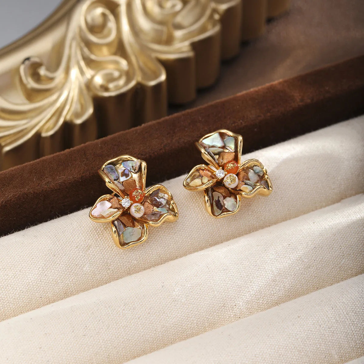 Fashion Freshwater Pearl Abalone Shell Red Agate Stud Earrings for Girls Flower Jewelry for Women Ladies Wholesale 18K Gold