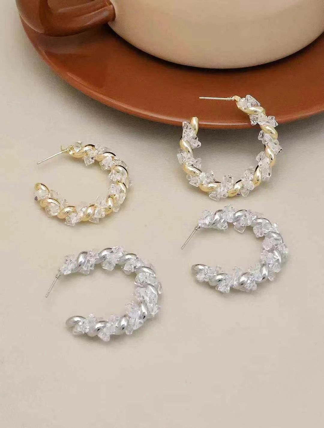 Fashion Simple Elegant Minimalistic Hoop Earrings for Girls Glamorous Luxury Jewelry for Women Ladies Accessories Wholesale